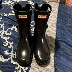Low hunter boots